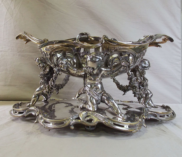 Une Grande coupe d'Argent ODIOT